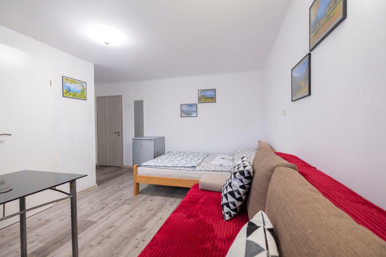 Newly Renovated Studio With Air Conditioner & Free Parking Λιουμπλιάνα Εξωτερικό φωτογραφία